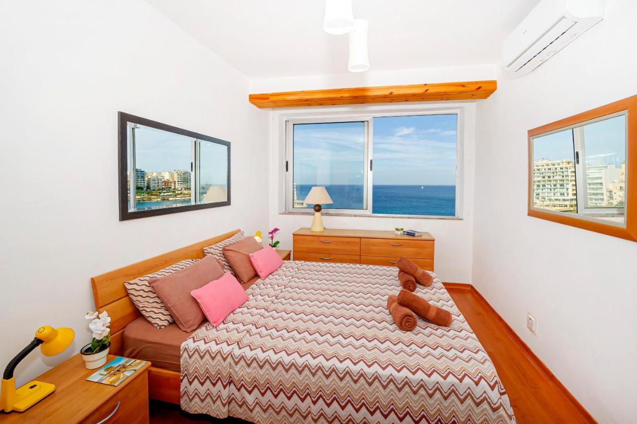Spinola Bay Top Floor Seafront 3 Bedroom Apartment With Panoramic Sea Views - By Getawaysmalta سانت جوليان المظهر الخارجي الصورة