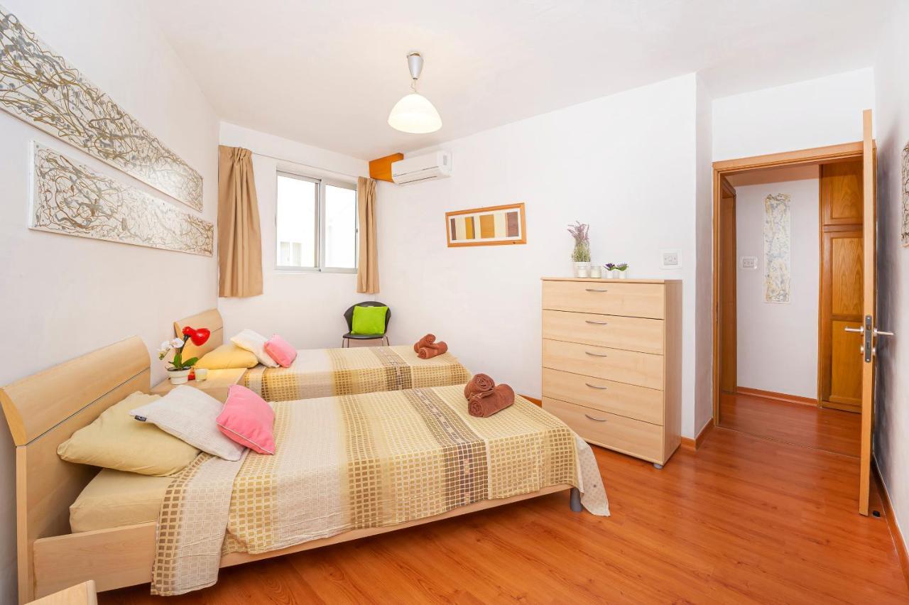 Spinola Bay Top Floor Seafront 3 Bedroom Apartment With Panoramic Sea Views - By Getawaysmalta سانت جوليان المظهر الخارجي الصورة