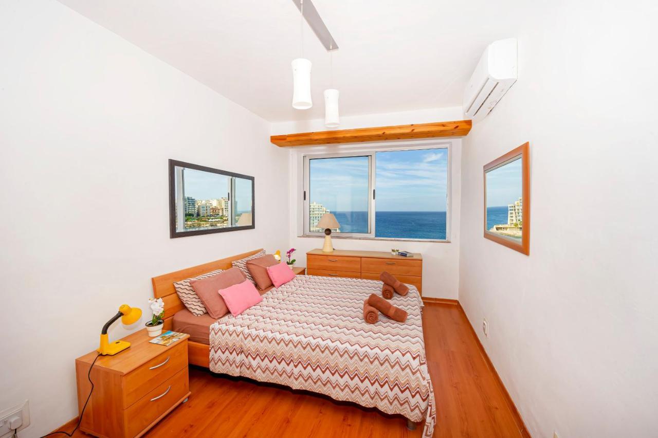 Spinola Bay Top Floor Seafront 3 Bedroom Apartment With Panoramic Sea Views - By Getawaysmalta سانت جوليان المظهر الخارجي الصورة