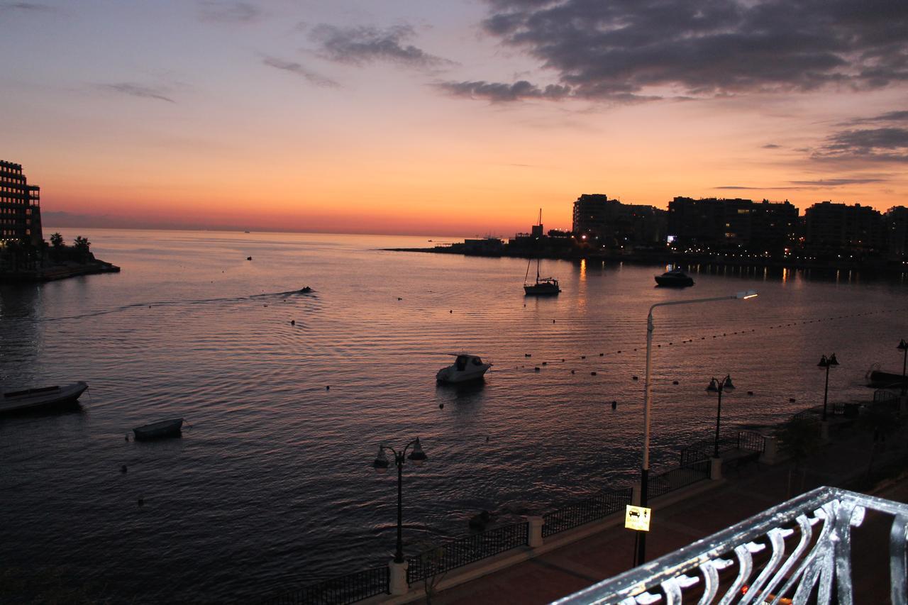 Spinola Bay Top Floor Seafront 3 Bedroom Apartment With Panoramic Sea Views - By Getawaysmalta سانت جوليان المظهر الخارجي الصورة