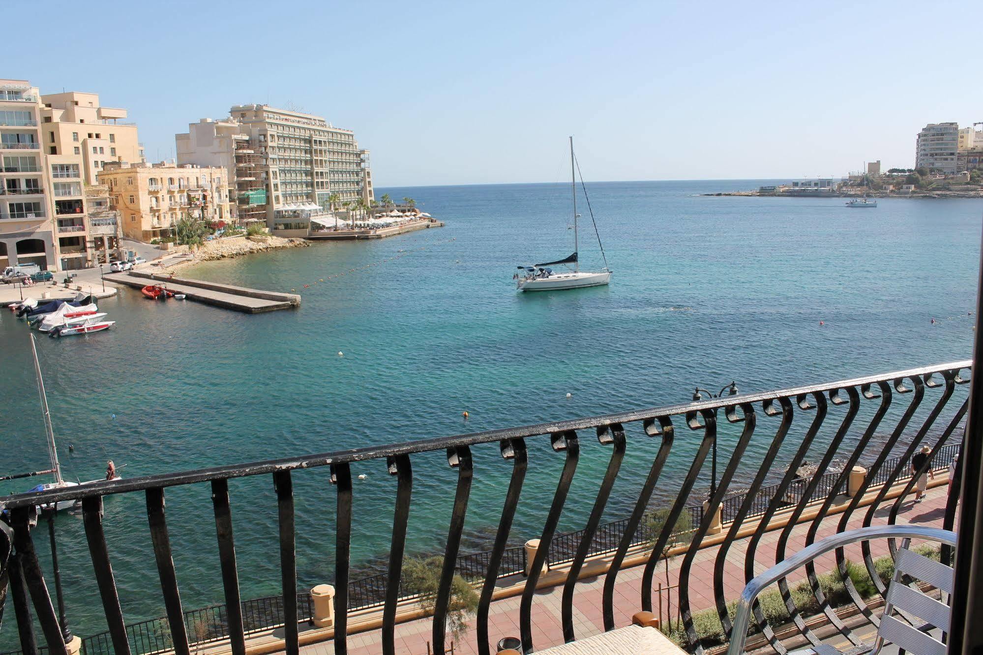 Spinola Bay Top Floor Seafront 3 Bedroom Apartment With Panoramic Sea Views - By Getawaysmalta سانت جوليان المظهر الخارجي الصورة