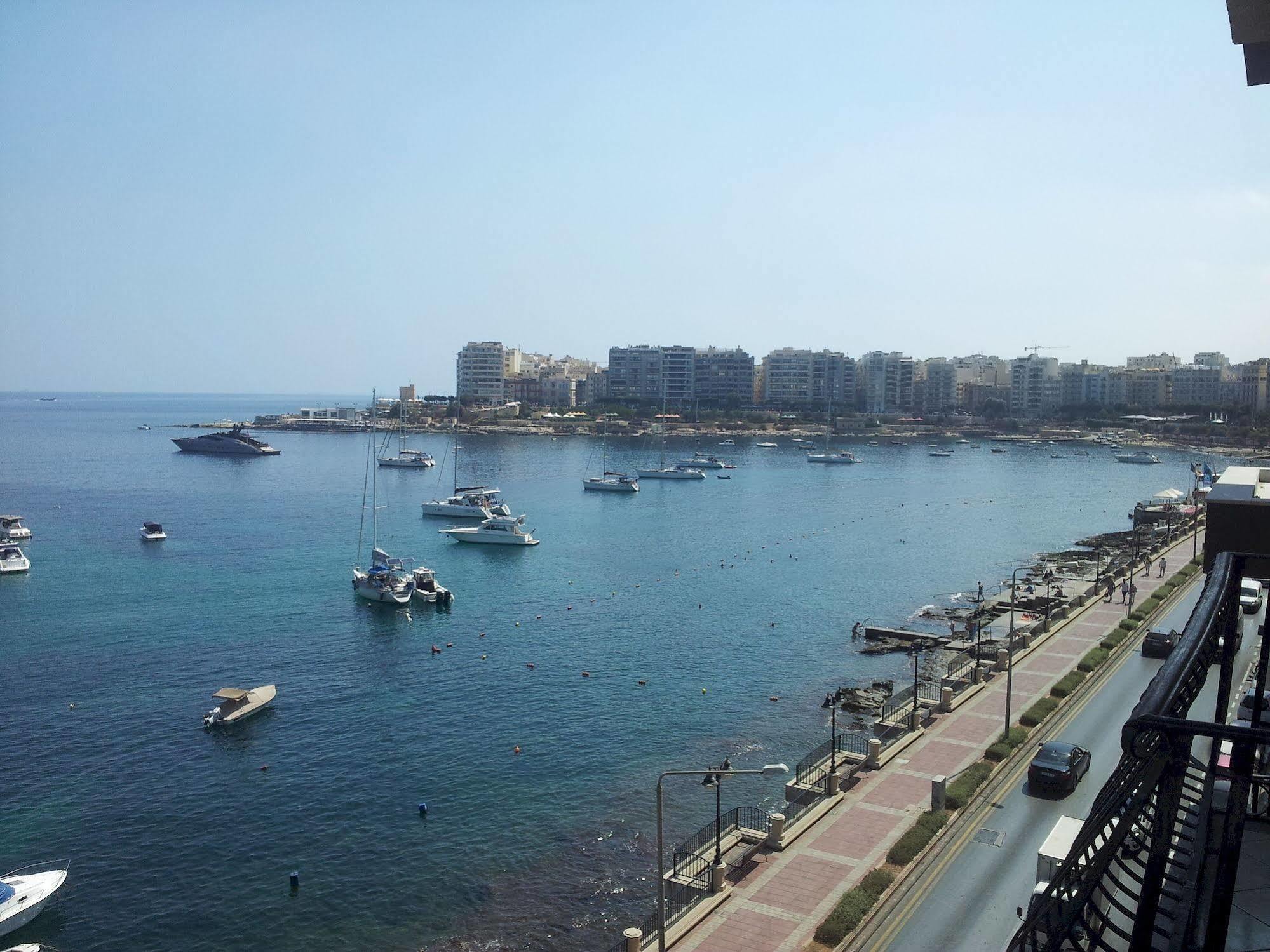 Spinola Bay Top Floor Seafront 3 Bedroom Apartment With Panoramic Sea Views - By Getawaysmalta سانت جوليان المظهر الخارجي الصورة