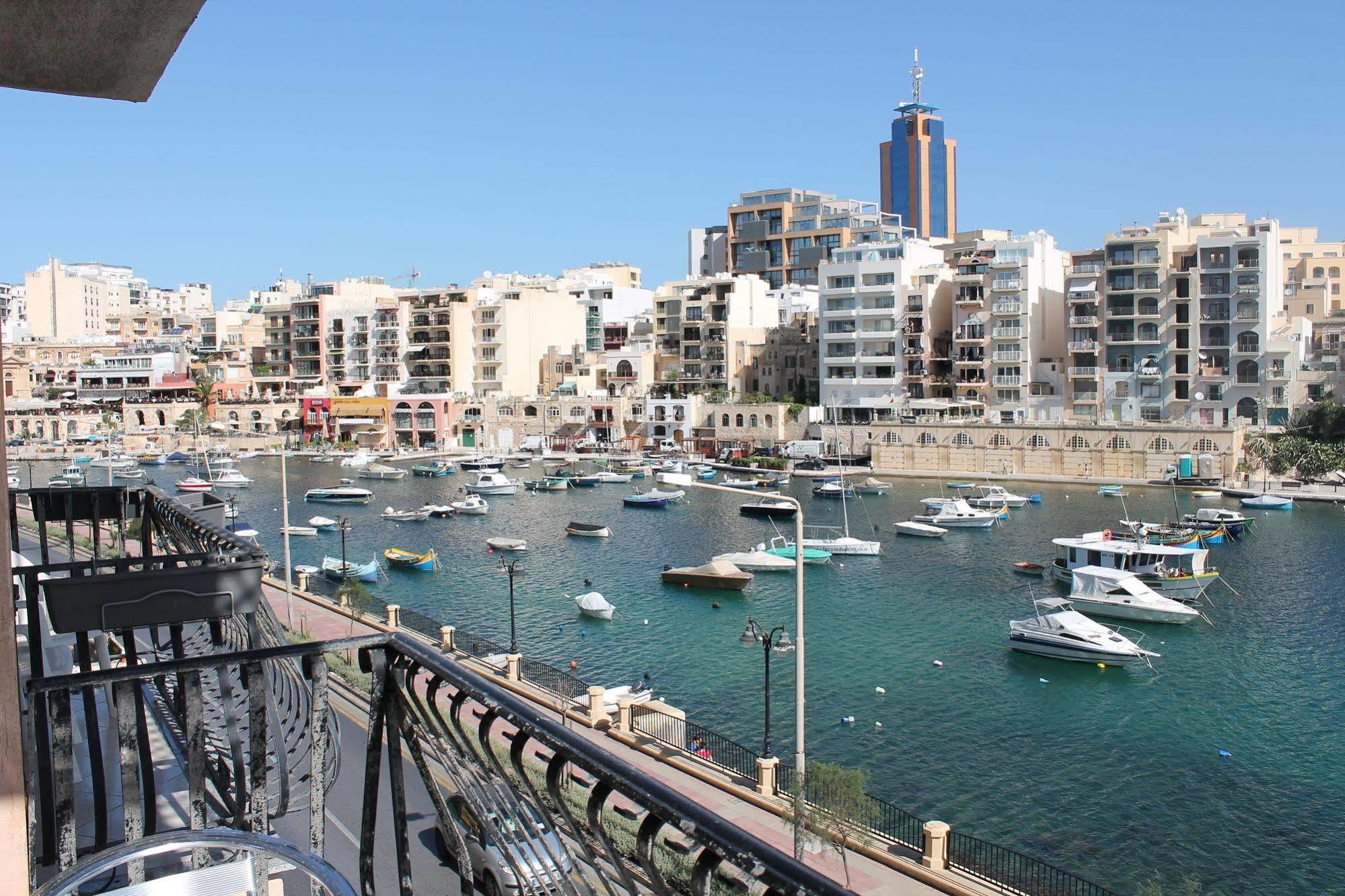 Spinola Bay Top Floor Seafront 3 Bedroom Apartment With Panoramic Sea Views - By Getawaysmalta سانت جوليان المظهر الخارجي الصورة